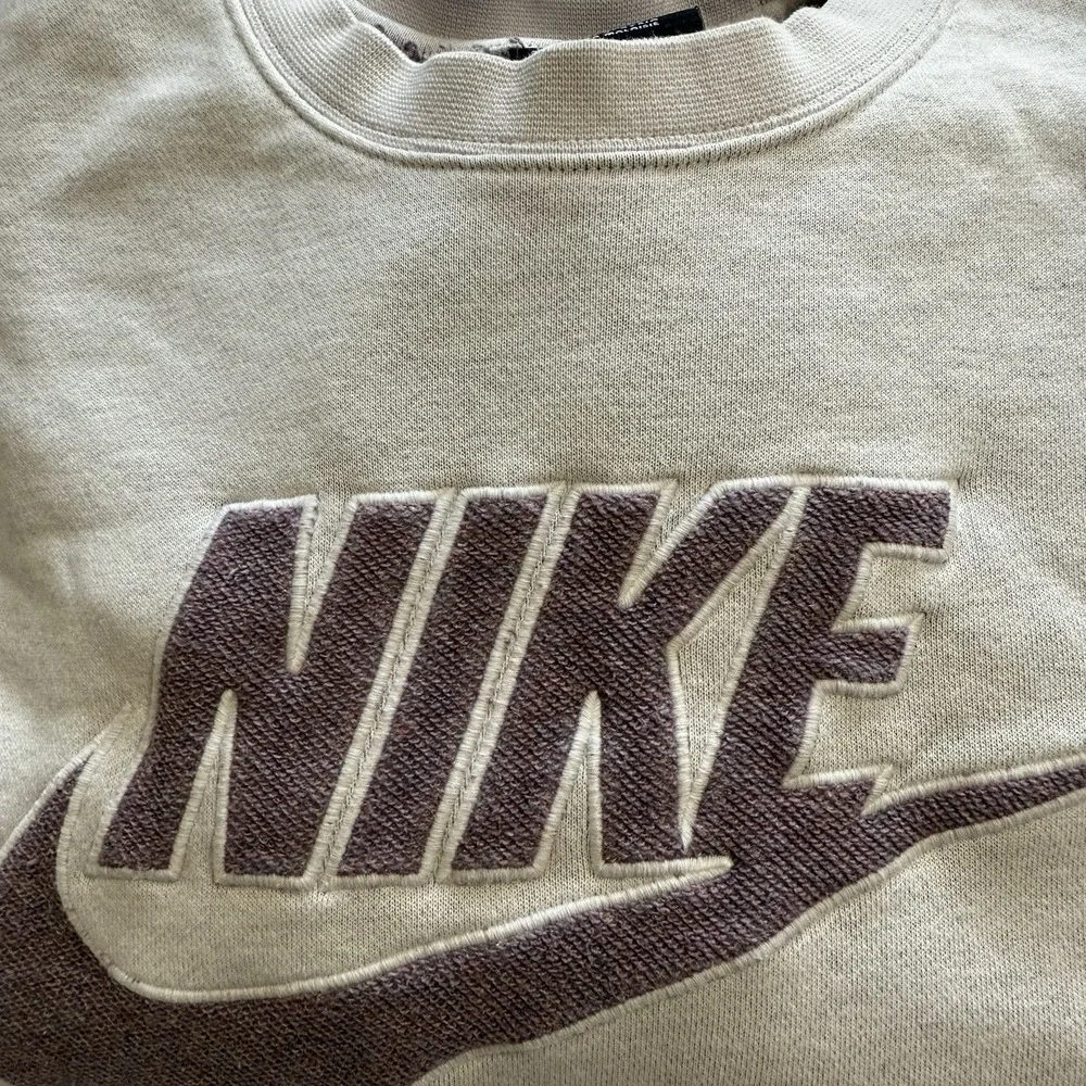 Nike WM‎ Small Lt Grey Sweatshirt W/purple Nike Logo, MoveToZero Collection Cozy